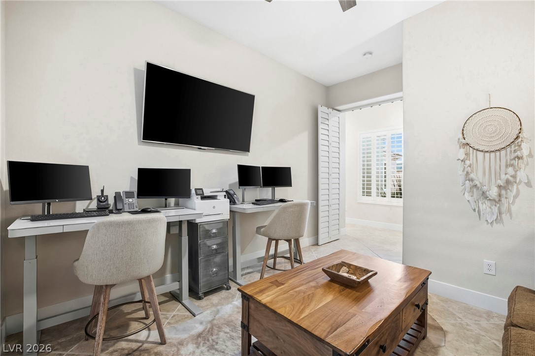 2372 Hardin Ridge Drive Henderson, NV 89052 - Photo 38 of 90