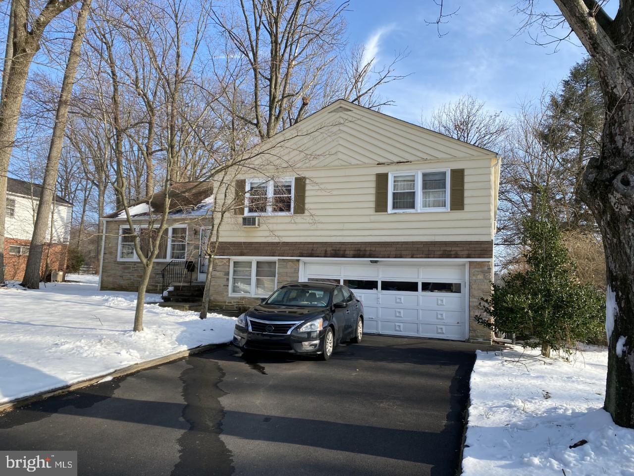 3223 Manor Road Huntingdon Valley, PA 19006 - Photo 3 of 4 Welcome to 3223 Manor Rd, Huntingdon Valley!