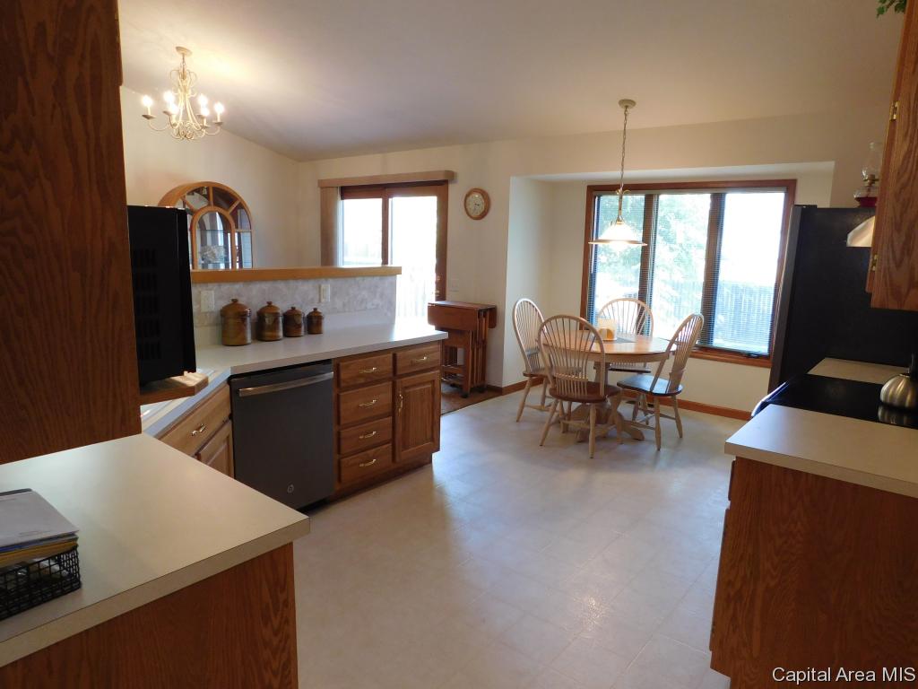 5001 Johanne Court Springfield, IL 62711 - Photo 9 of 27 Gallery Image 9