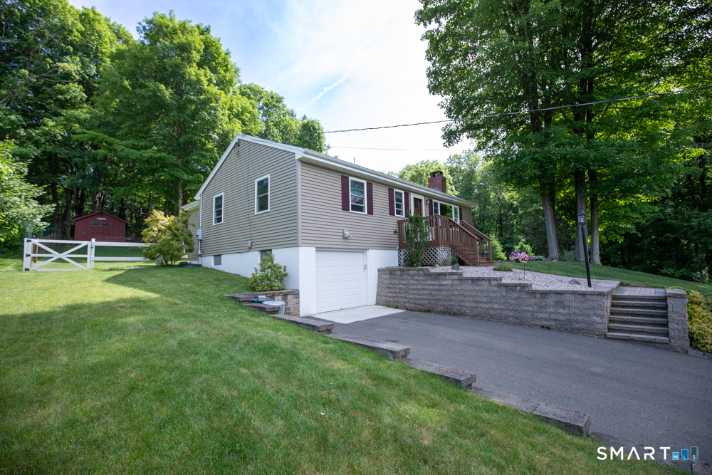 154 Meeting House Hill Road Durham, CT 06422 - Photo 36 of 37 Side exterior