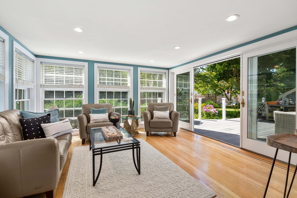 4 Miles Standish Road Marblehead, MA 01945 - Photo 10 of 42 Gallery Image 10
