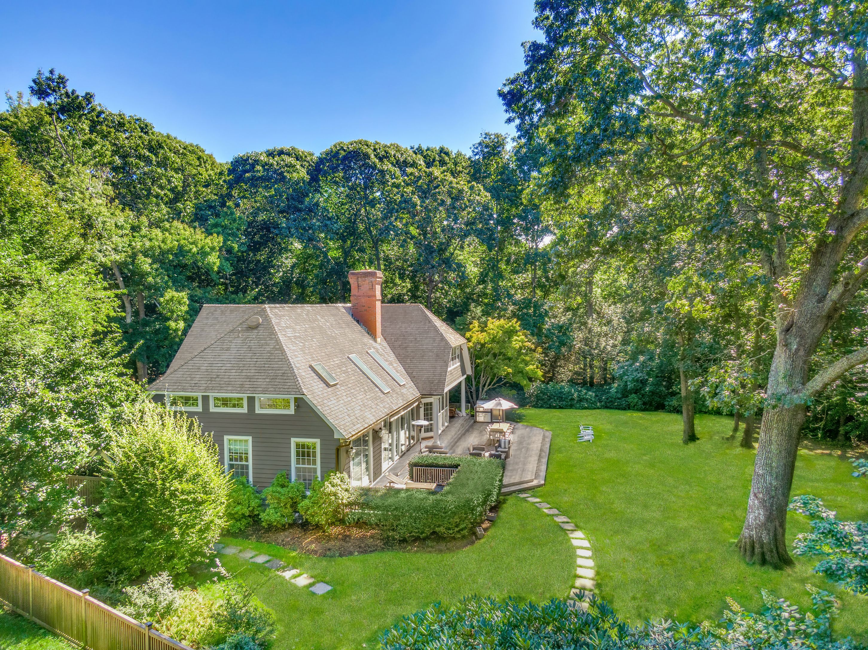 15 Ruffed Grouse Court East Hampton, NY 11937 - Photo 2 of 24