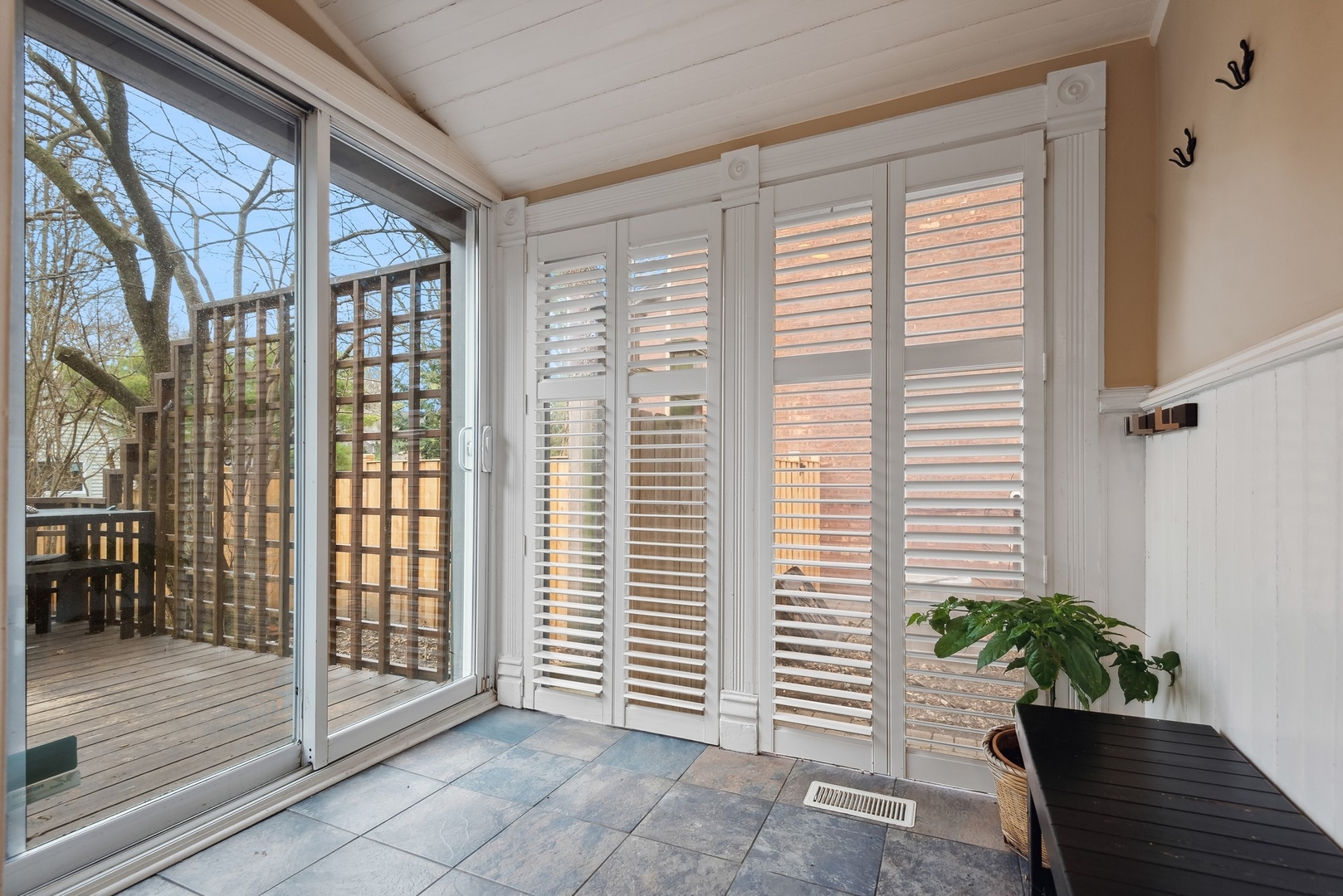 933 Maple Avenue Evanston, IL 60202 - Photo 14 of 30