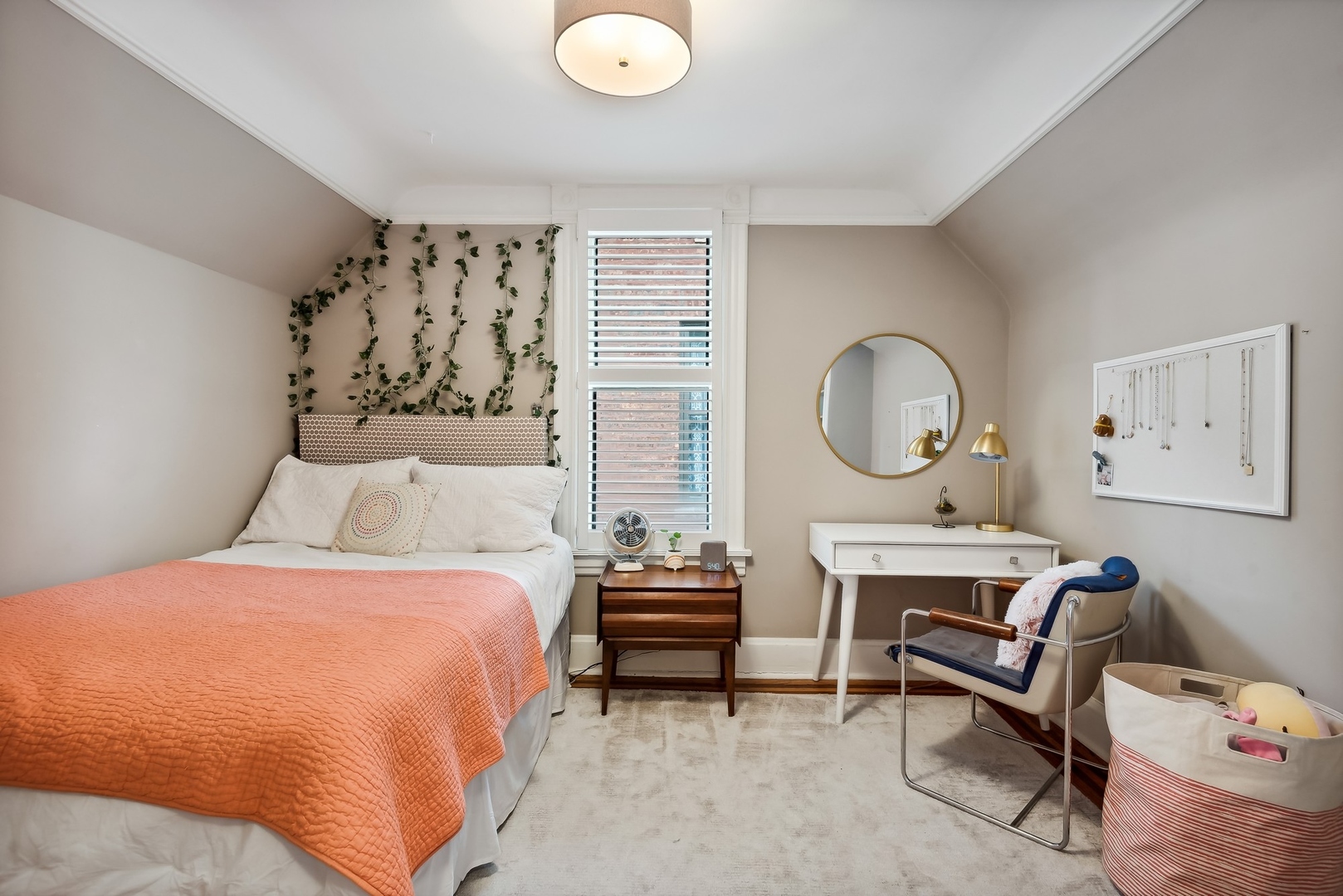 933 Maple Avenue Evanston, IL 60202 - Photo 17 of 30