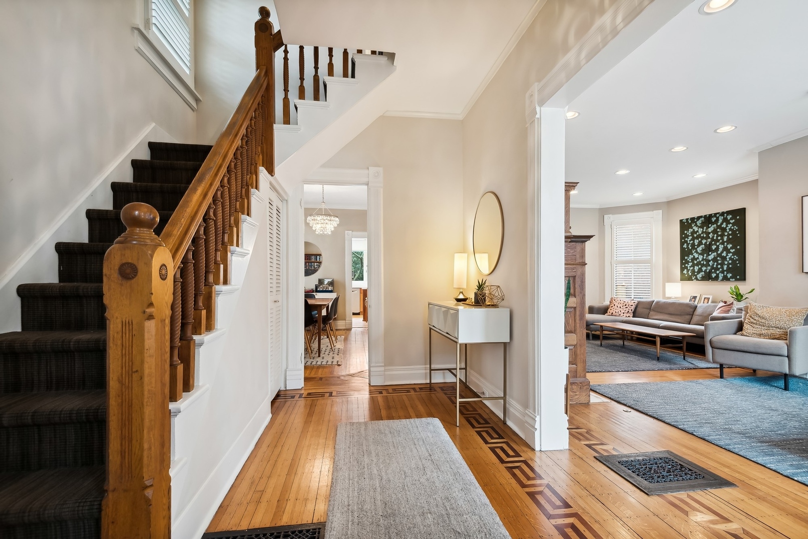 933 Maple Avenue Evanston, IL 60202 - Photo 3 of 30