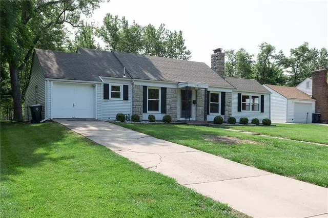$235,000 | 5217 North Walrond Avenue, Kansas City, MO 64119