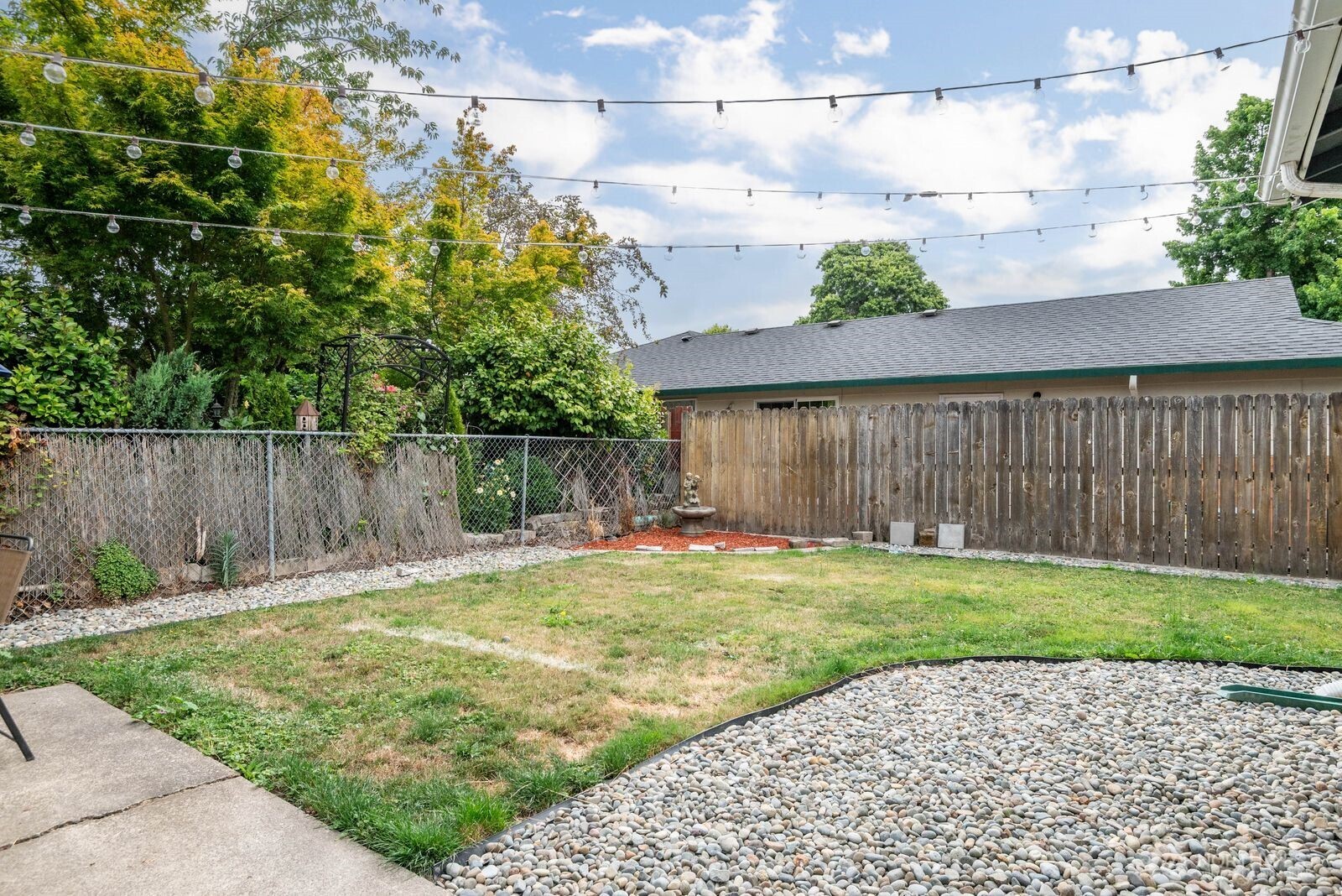 2244 Lee Avenue Longview, WA 98632 - Photo 25 of 27 a backyard of a house