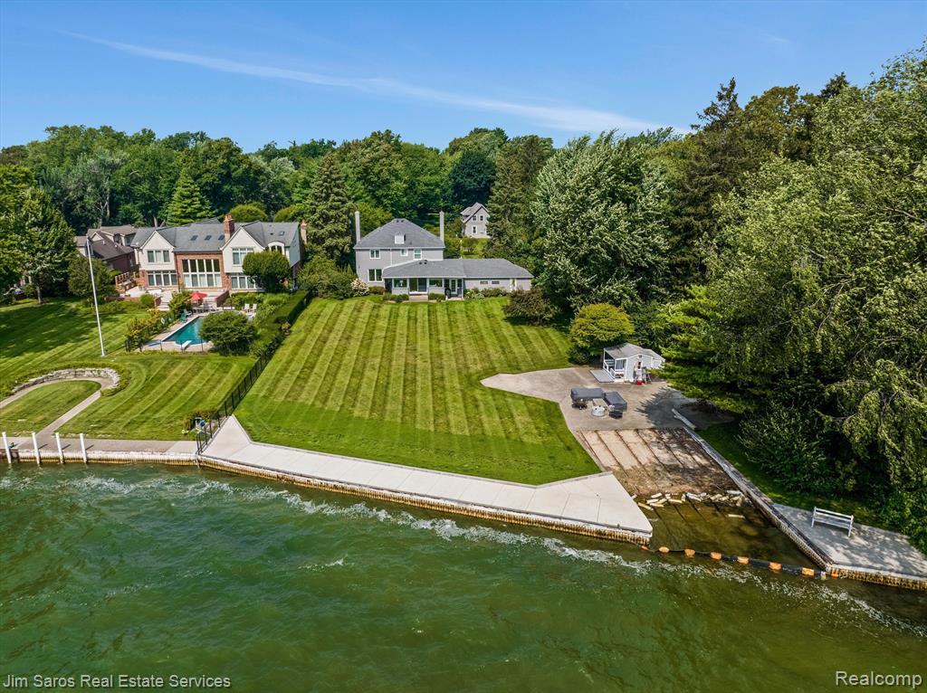 1040 Lake Shore Road Grosse Pointe Shores, MI 48236 - Photo 2 of 9