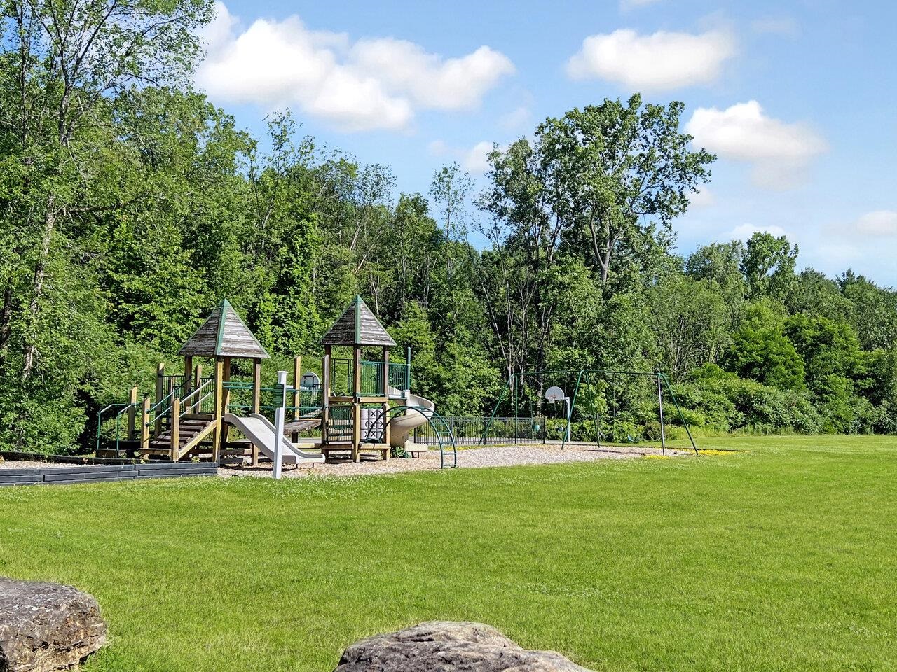 379 Pinehurst Drive Shelburne, VT 05482 - Photo 20 of 21