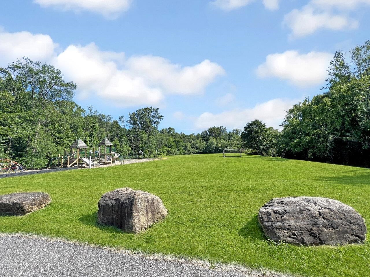 379 Pinehurst Drive Shelburne, VT 05482 - Photo 2 of 21