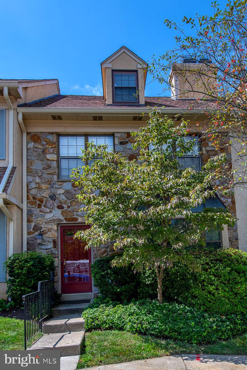 10 Liberte Lane Chesterbrook, PA 19087 - Photo 2 of 34