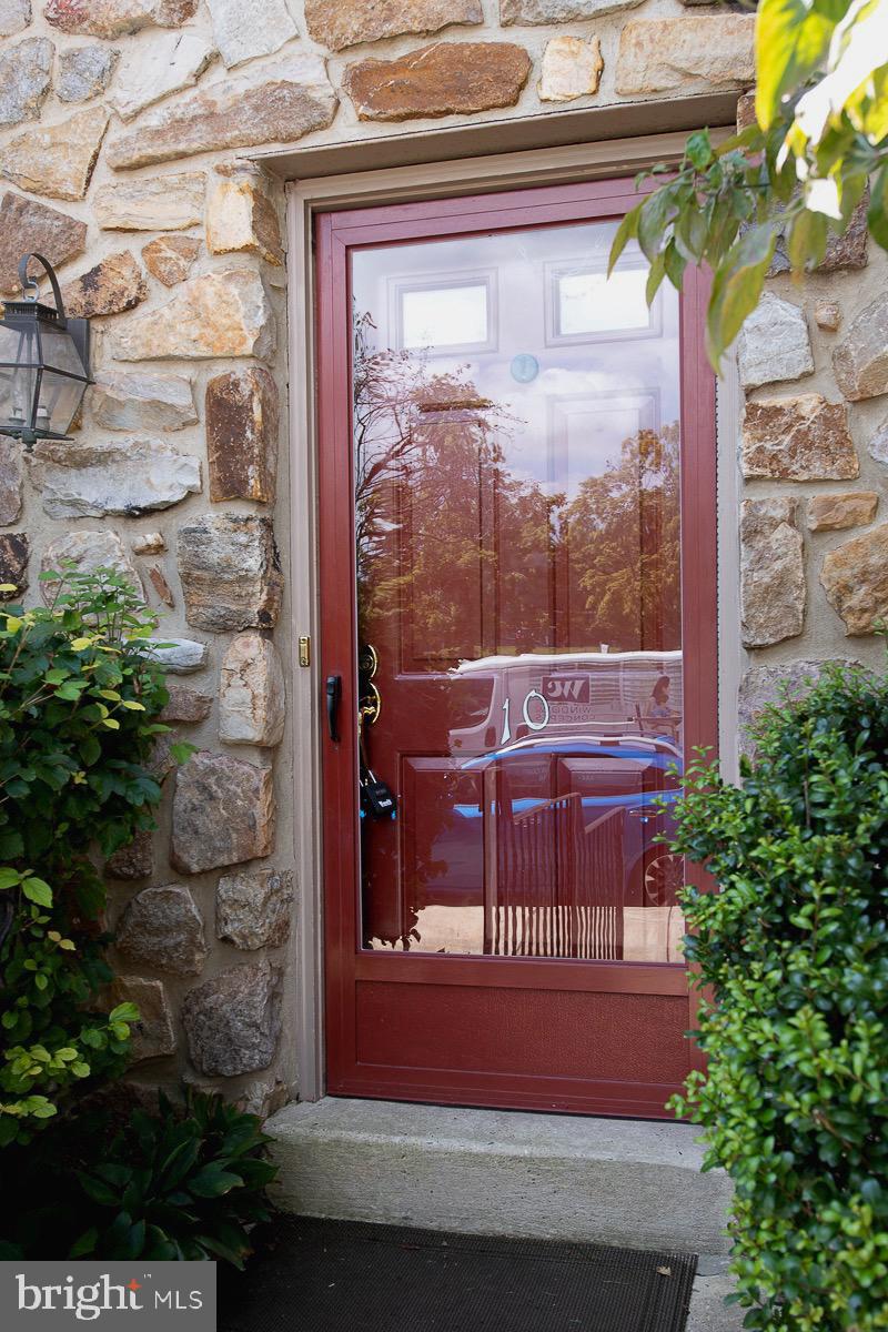 10 Liberte Lane Chesterbrook, PA 19087 - Photo 3 of 34