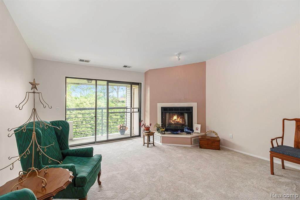 30414 Orchard Lake Road, Unit 25 Farmington Hills, MI 48334 - Photo 4 of 25
