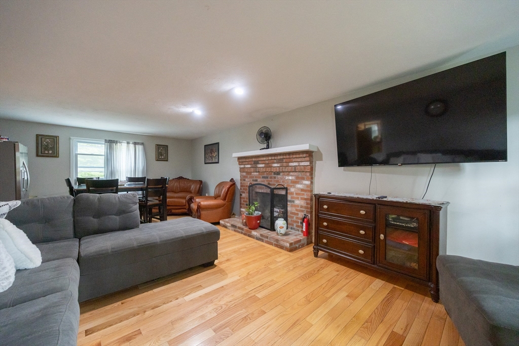 154 Erin Road East Taunton, MA 02718 - Photo 11 of 42