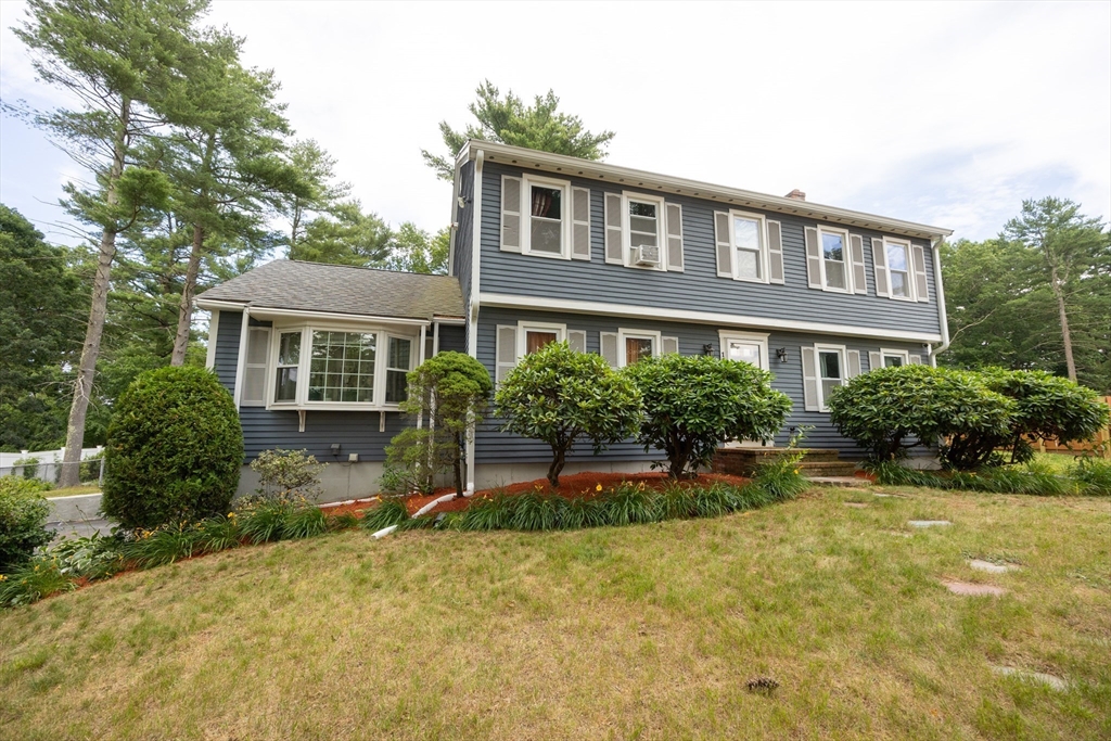 154 Erin Road East Taunton, MA 02718 - Photo 3 of 42
