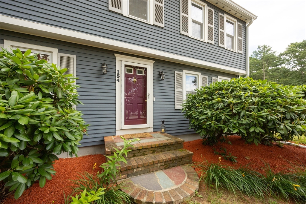 154 Erin Road East Taunton, MA 02718 - Photo 4 of 42