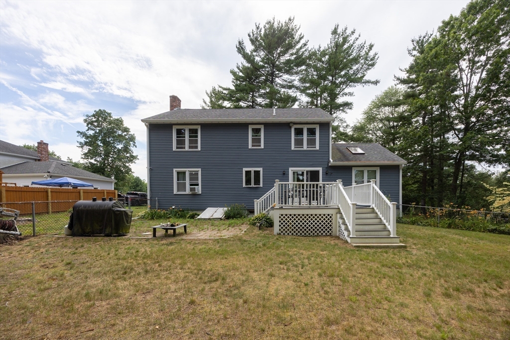 154 Erin Road East Taunton, MA 02718 - Photo 5 of 42