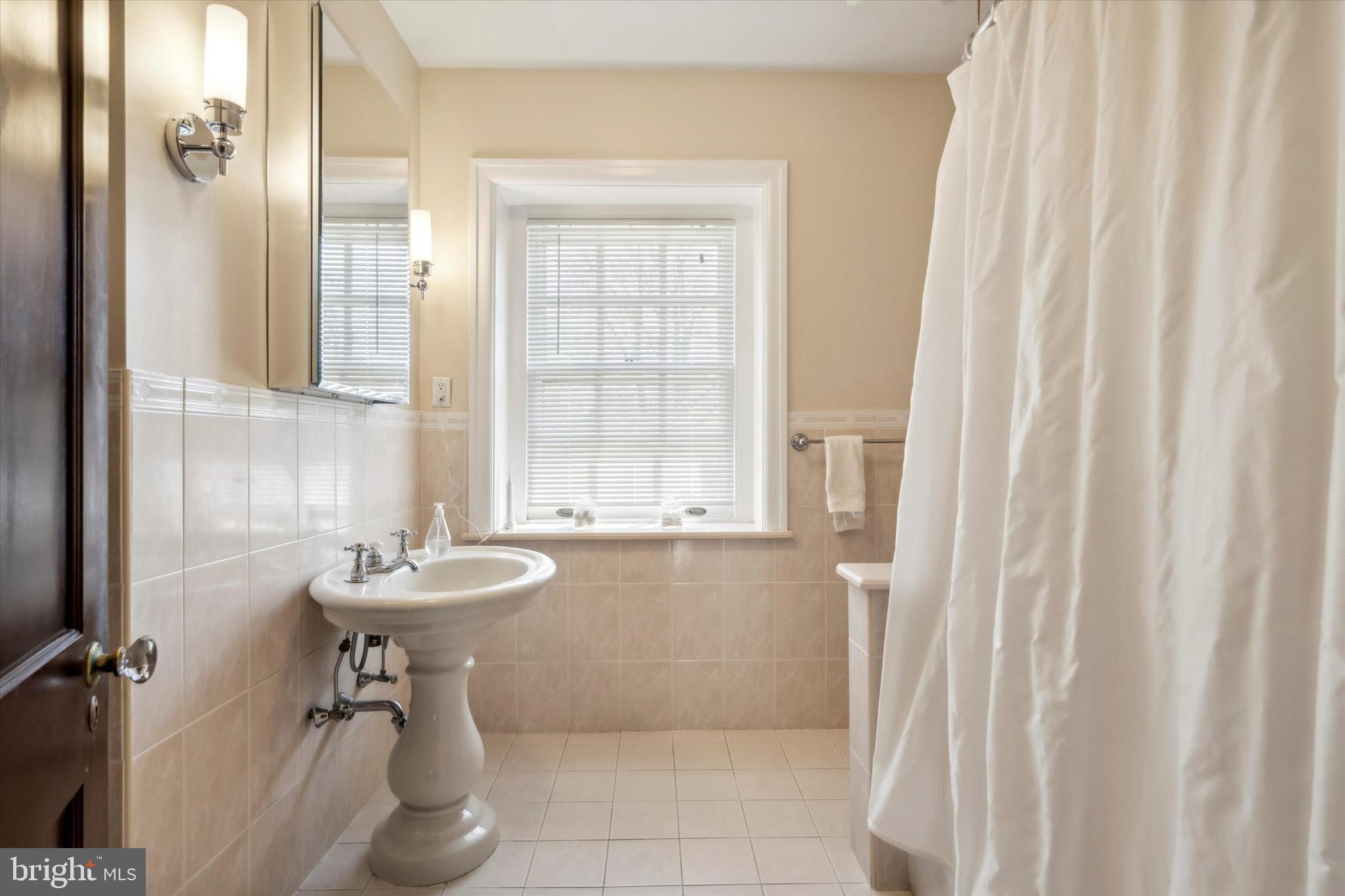 412 Wister Road Wynnewood, PA 19096 - Photo 27 of 35