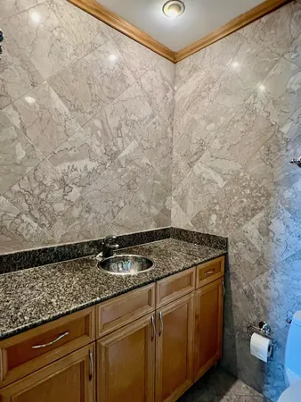 $220,000 | 930 Southeast 9th Avenue, Unit 11, Pompano Beach, FL 33060