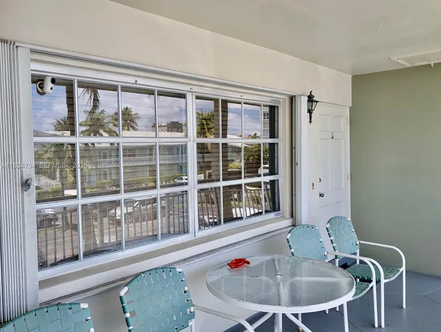 $283,000 | 930 Southeast 9th Avenue, Unit 11, Pompano Beach, FL 33060