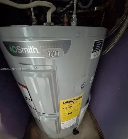 $220,000 | 930 Southeast 9th Avenue, Unit 11, Pompano Beach, FL 33060