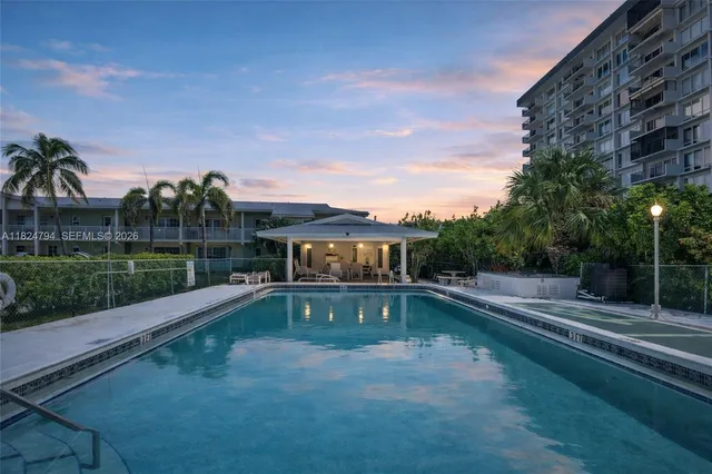 $283,000 | 930 Southeast 9th Avenue, Unit 11, Pompano Beach, FL 33060