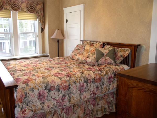 12 Kenilworth Road Worcester, MA 01602 - Photo 10 of 17 Gallery Image 10