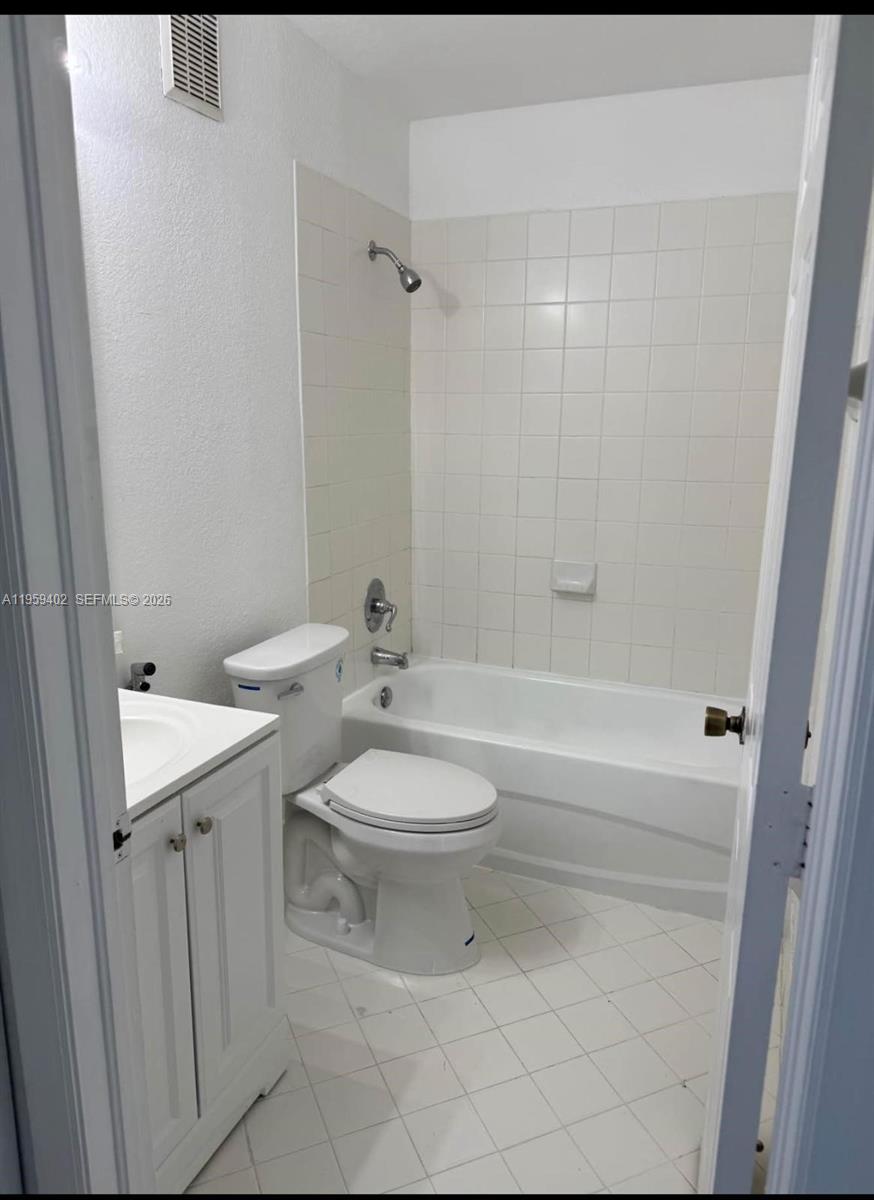 1005 Northeast 34th Avenue, Unit 201 Homestead, FL 33033 - Photo 8 of 13