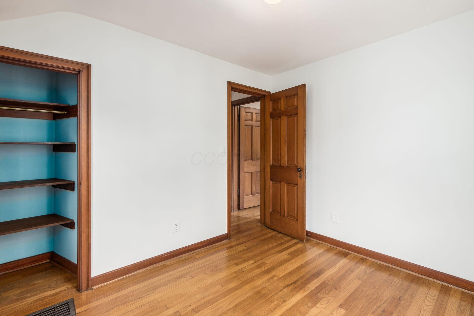 282 Garden Road Columbus, OH 43214 - Photo 26 of 38 Second Floor Bedroom