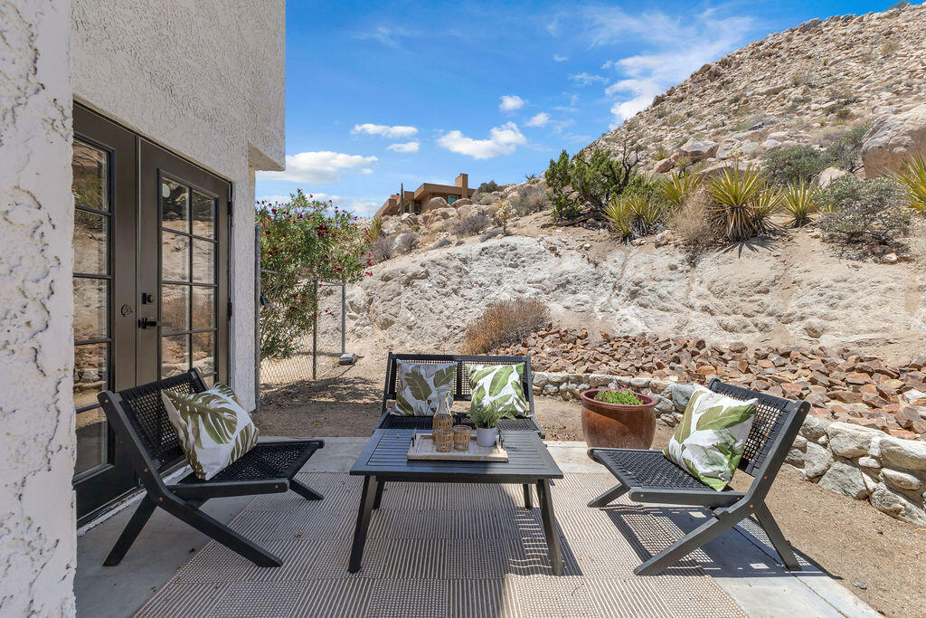 57494 Bandera Road Yucca Valley, CA 92284 - Photo 5 of 82 IMG_4985