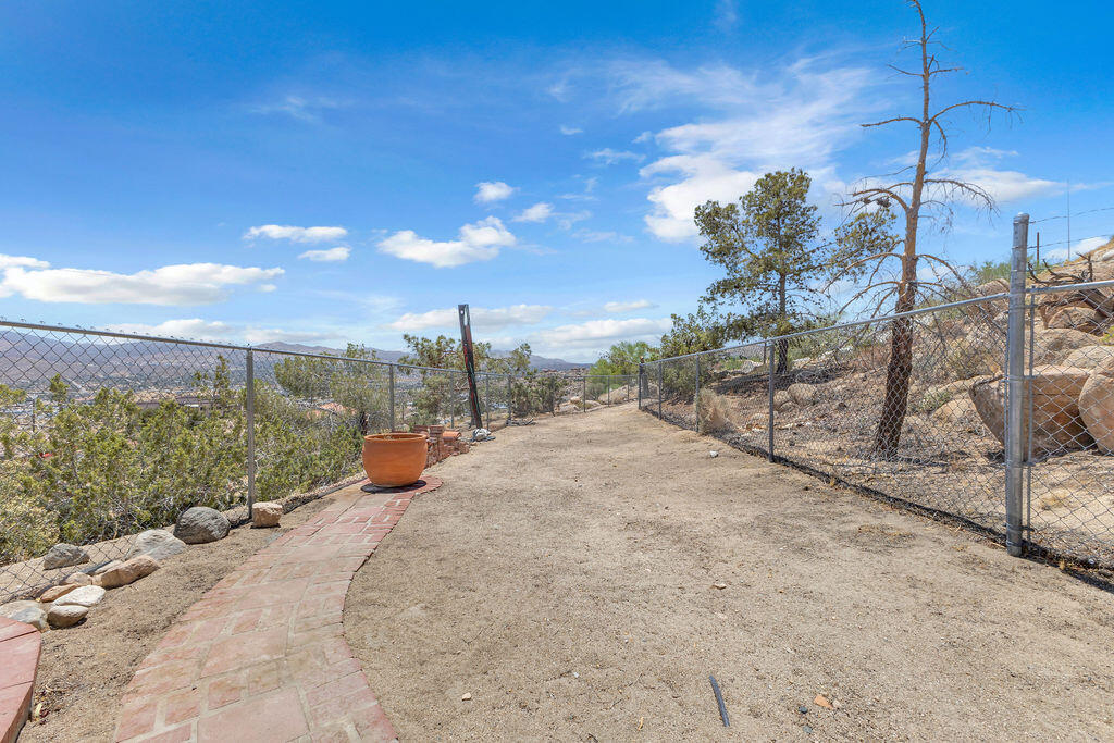 57494 Bandera Road Yucca Valley, CA 92284 - Photo 64 of 82 IMG_5234