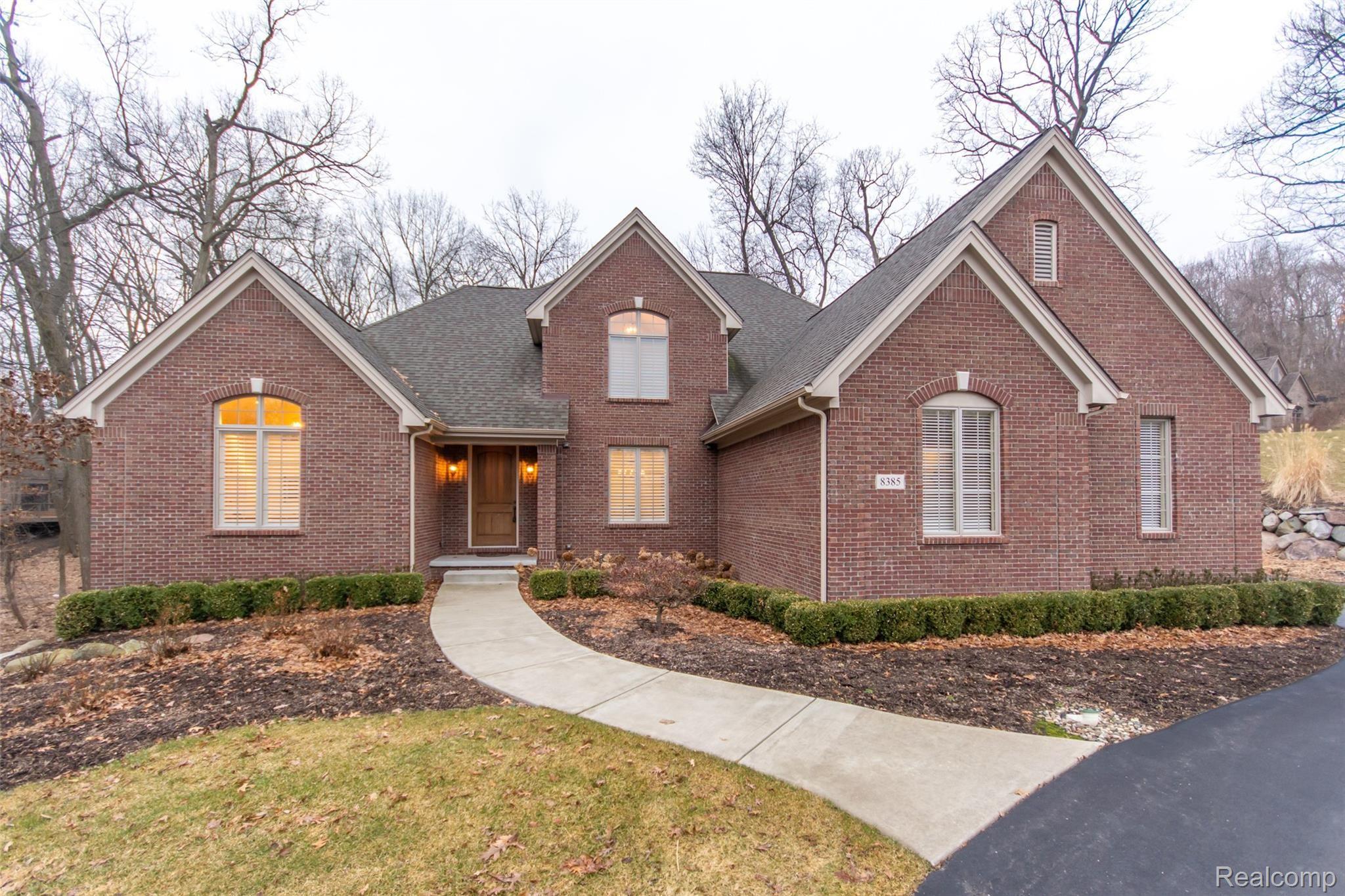 8385 Deerwood Road Clarkston, MI 48348 - Photo 1 of 24 DSC_8826.jpg