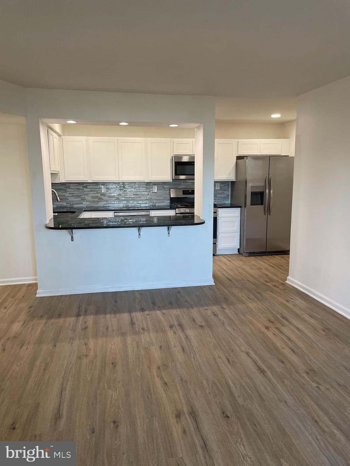 441 Tomlinson Road, Unit J10 Philadelphia, PA 19116 - Photo 5 of 26 Gallery Image 5