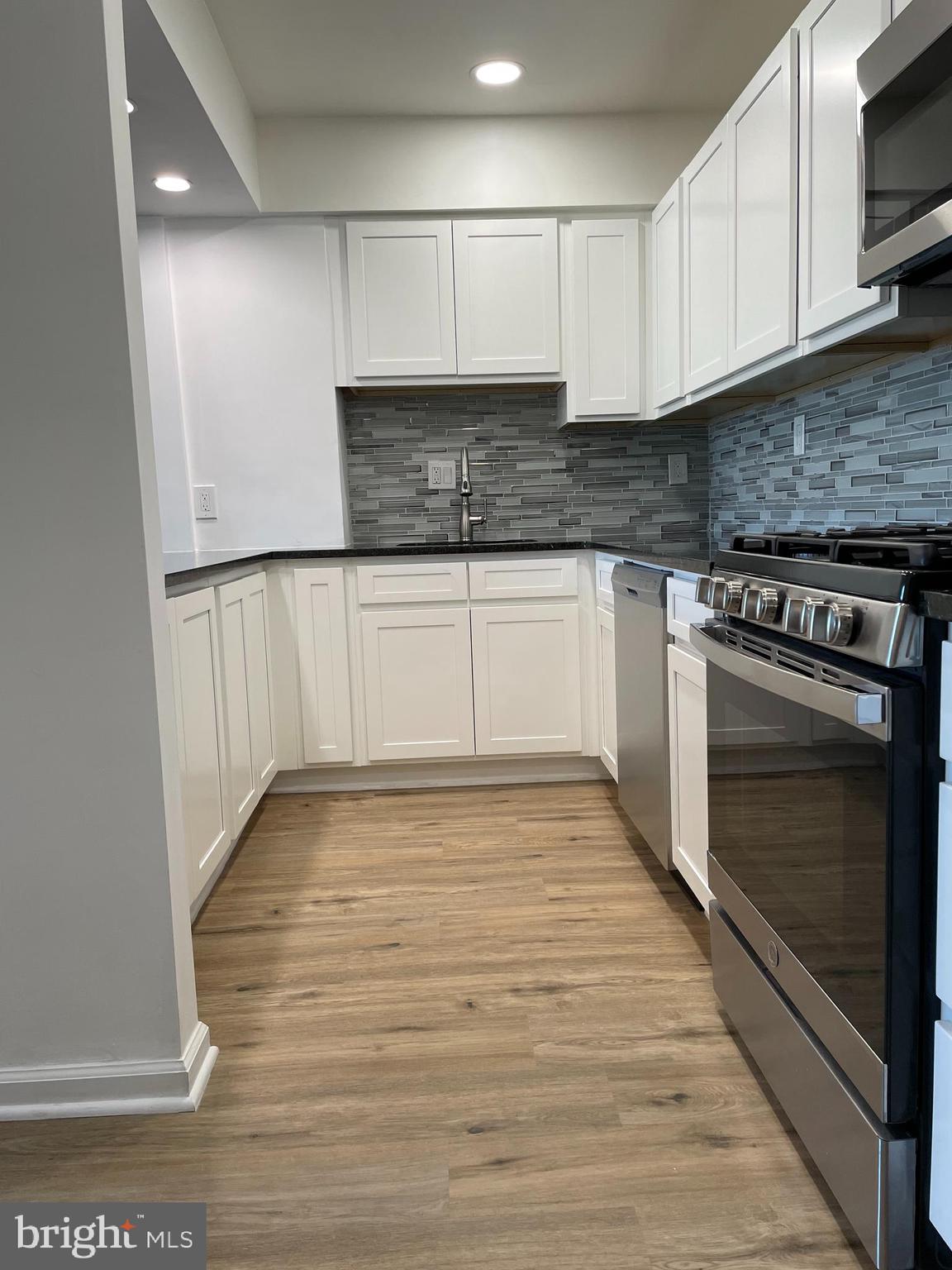 441 Tomlinson Road, Unit J10 Philadelphia, PA 19116 - Photo 10 of 26 Gallery Image 10
