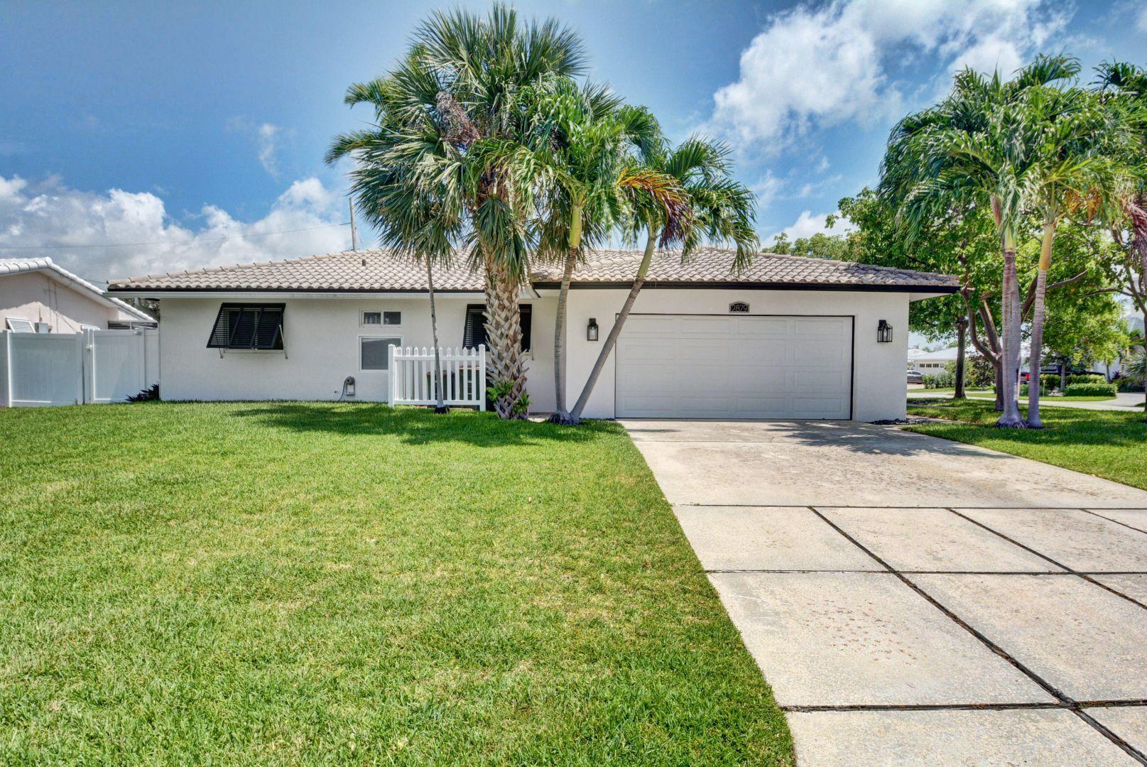 2879 Northeast 33rd Street Lighthouse Point, FL 33064 - Photo 2 of 39 2879 NE 33rd St