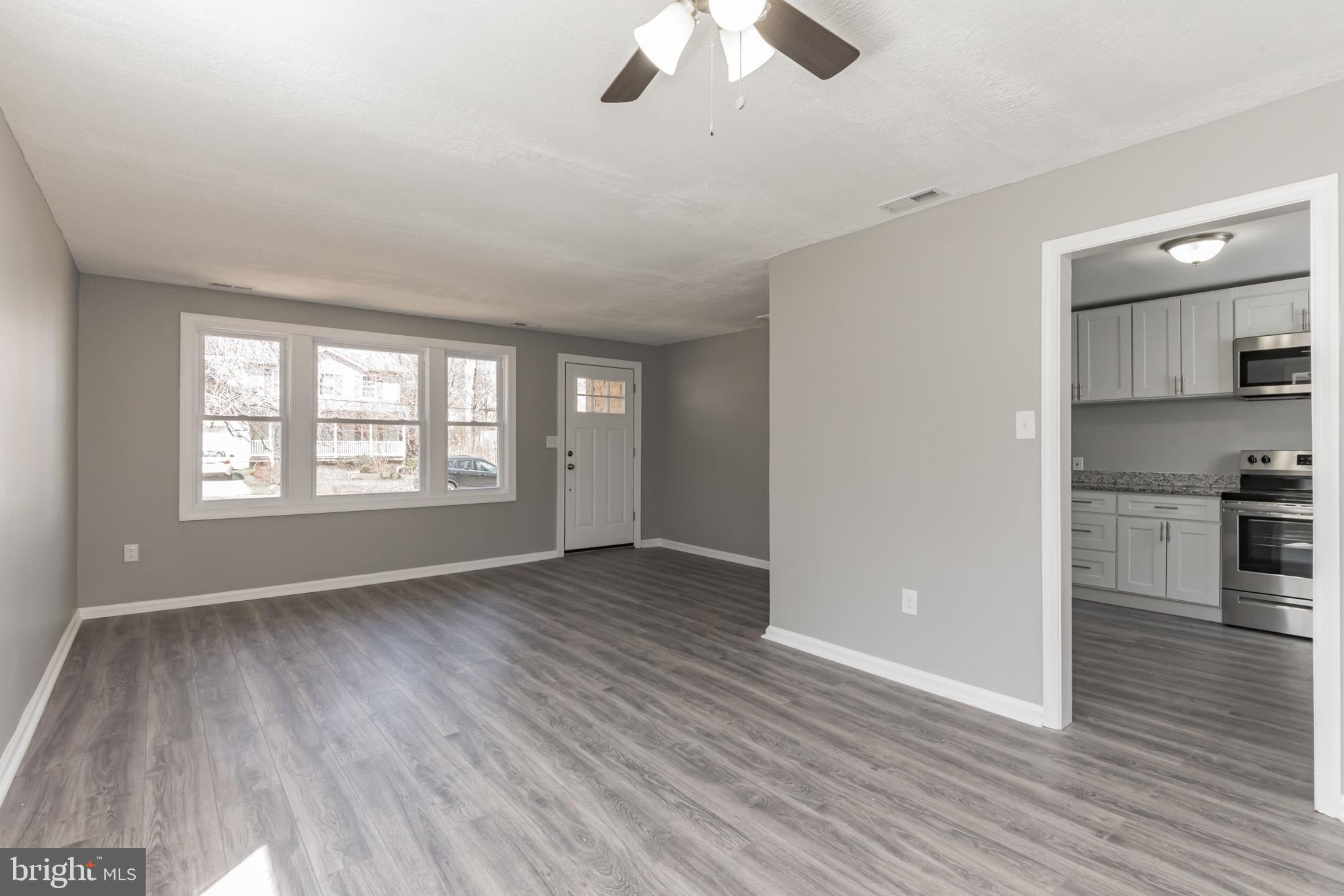 902 Crystal Road Edgewater, MD 21037 - Photo 6 of 31 Gallery Image 6