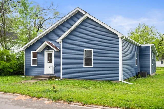 $155,000 | 615 West Kickapoo Street, Hartford City, IN 47348