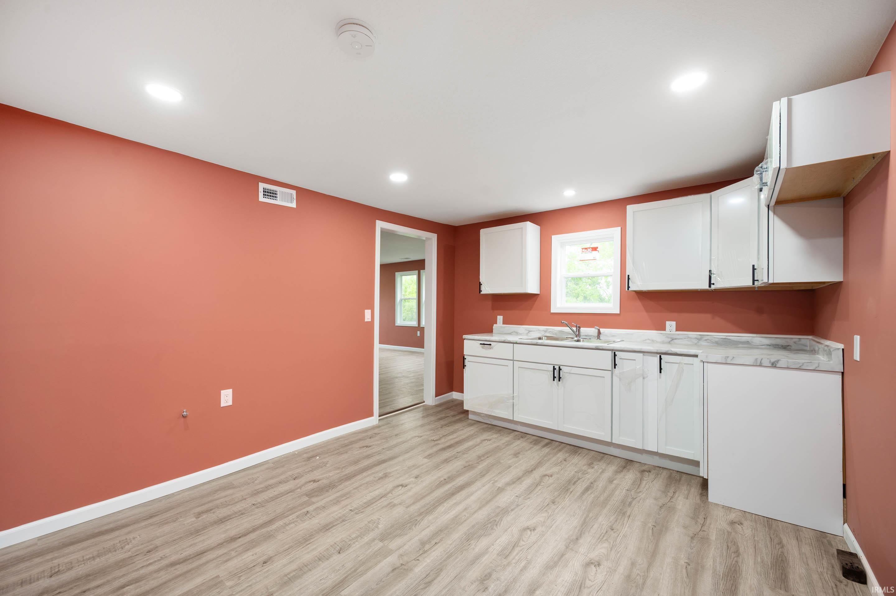 615 West Kickapoo Street Hartford City, IN 47348 - Photo 4 of 18