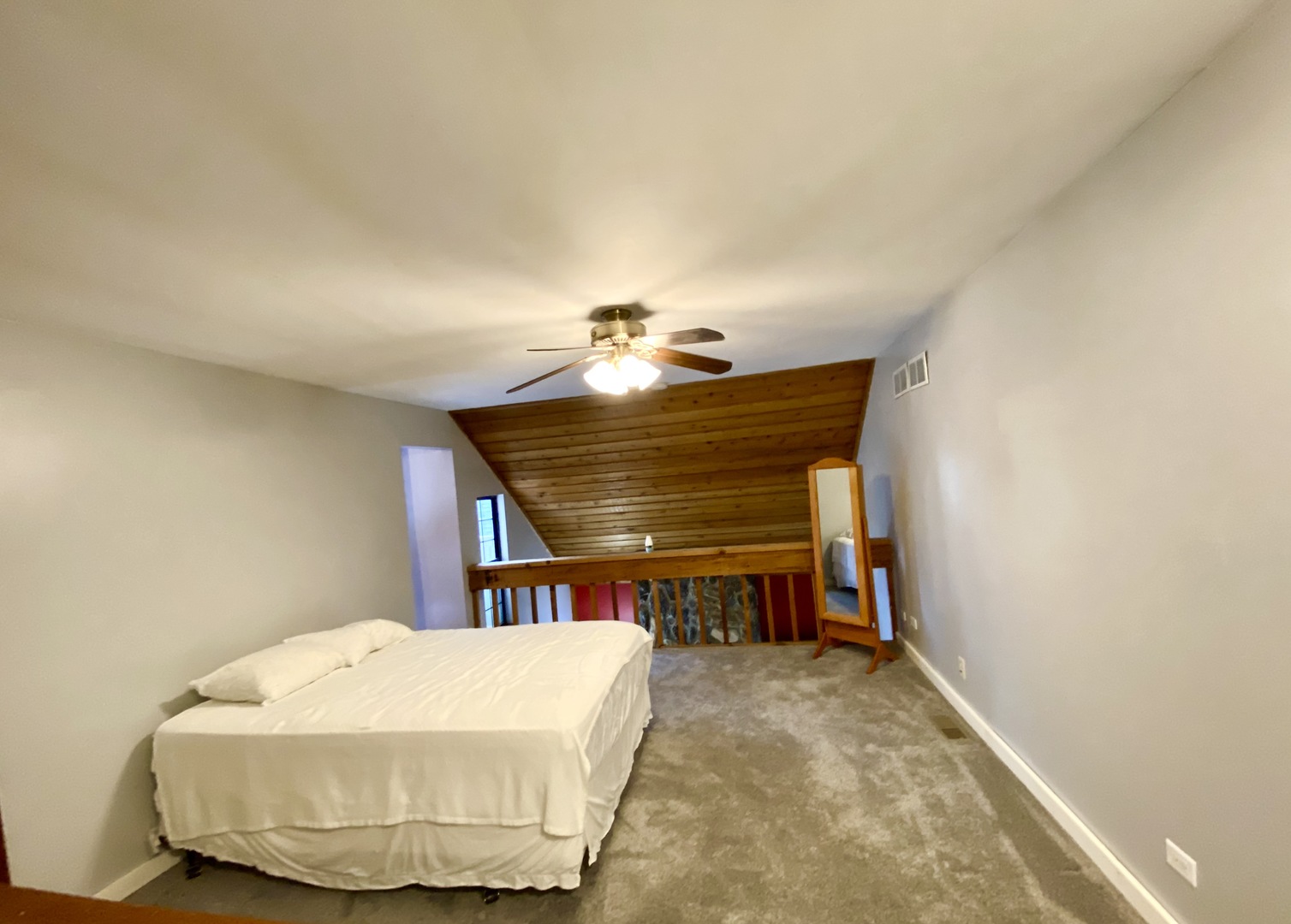 713 Shepard Road Gurnee, IL 60031 - Photo 8 of 12 a living room with a couch