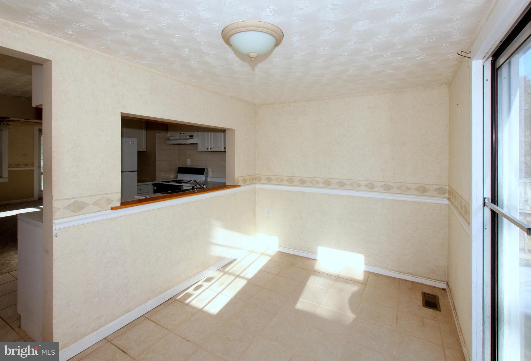 8085 Solley Road Pasadena, MD 21122 - Photo 13 of 29 Dining Room
