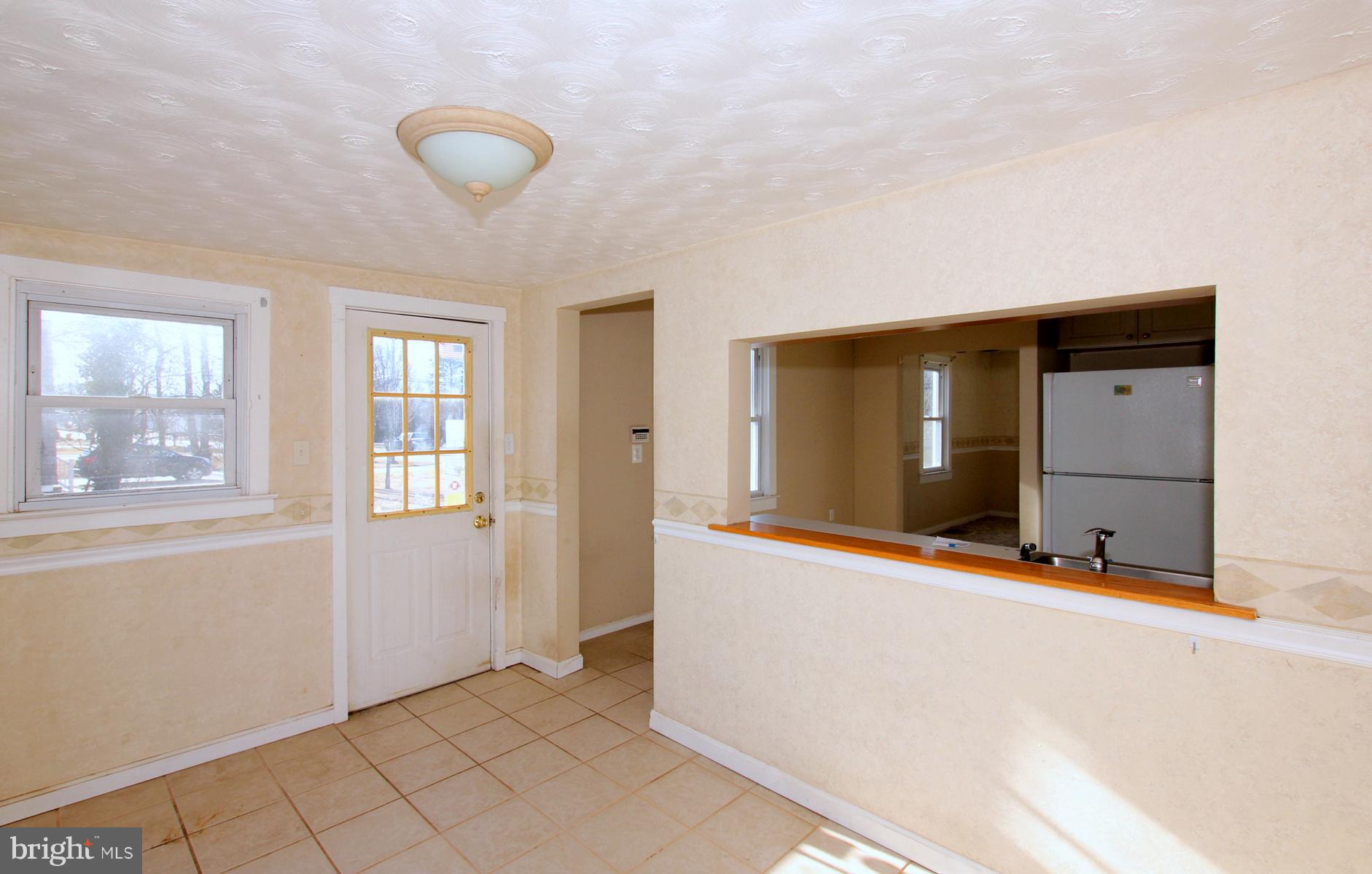 8085 Solley Road Pasadena, MD 21122 - Photo 15 of 29 Dining Room