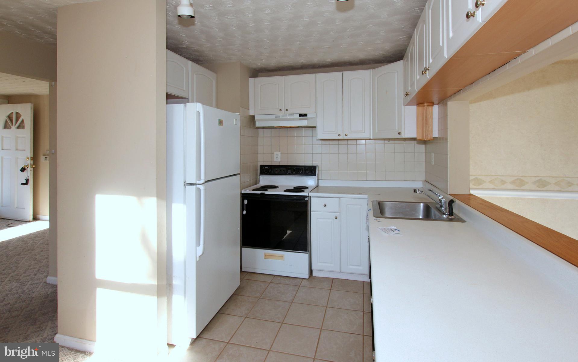 8085 Solley Road Pasadena, MD 21122 - Photo 19 of 29 Kitchen