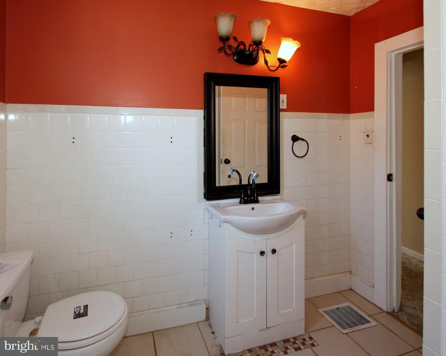 8085 Solley Road Pasadena, MD 21122 - Photo 25 of 29 Bath