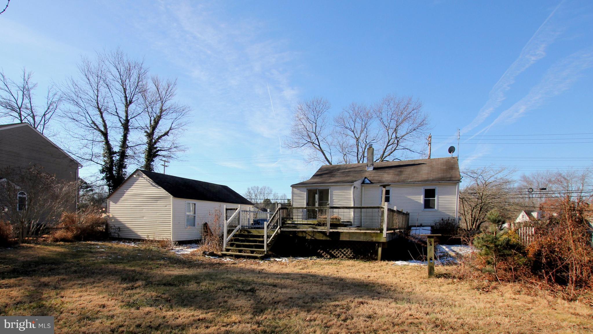Exterior (Rear)