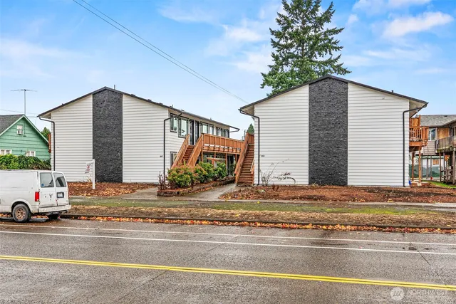 $1,200,000 | 947-953 7th Avenue, Longview, WA 98632
