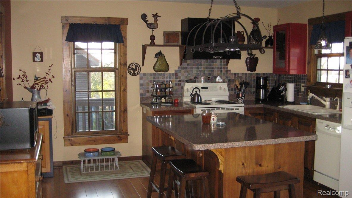 12420 Sharp Road Linden, MI 48451 - Photo 5 of 13 Kitchen