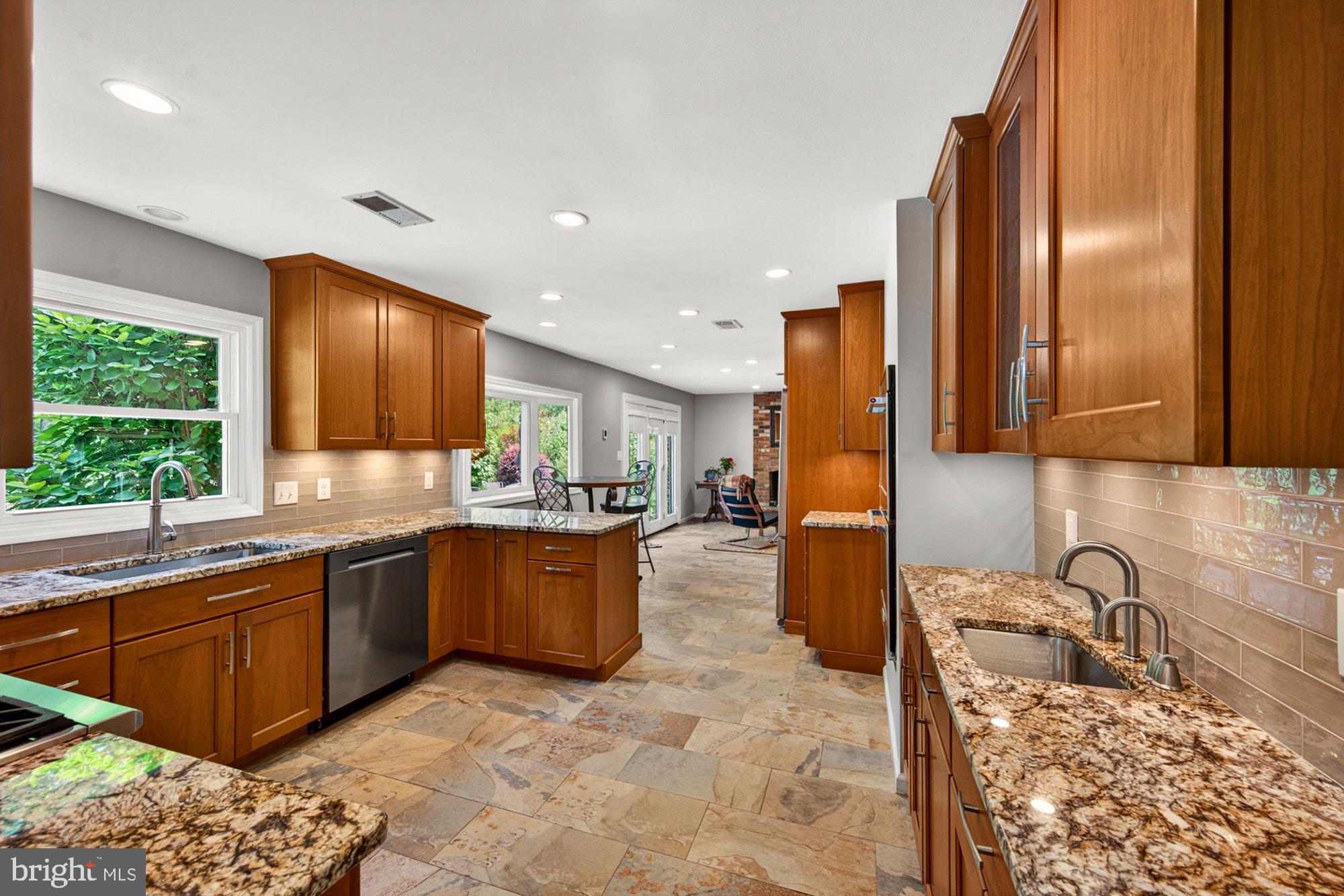 11416 Vale Road Oakton, VA 22124 - Photo 19 of 116 Gallery Image 19