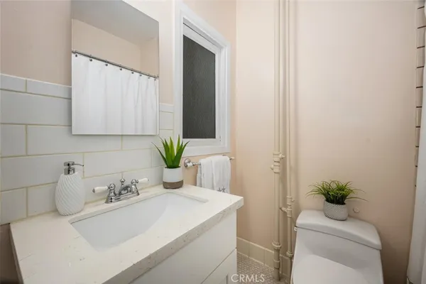 $327,500 | 360 West Ocean Boulevard, Unit 203, Long Beach, CA 90802