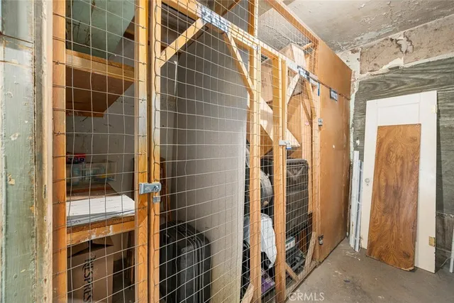 a view of residential buildings