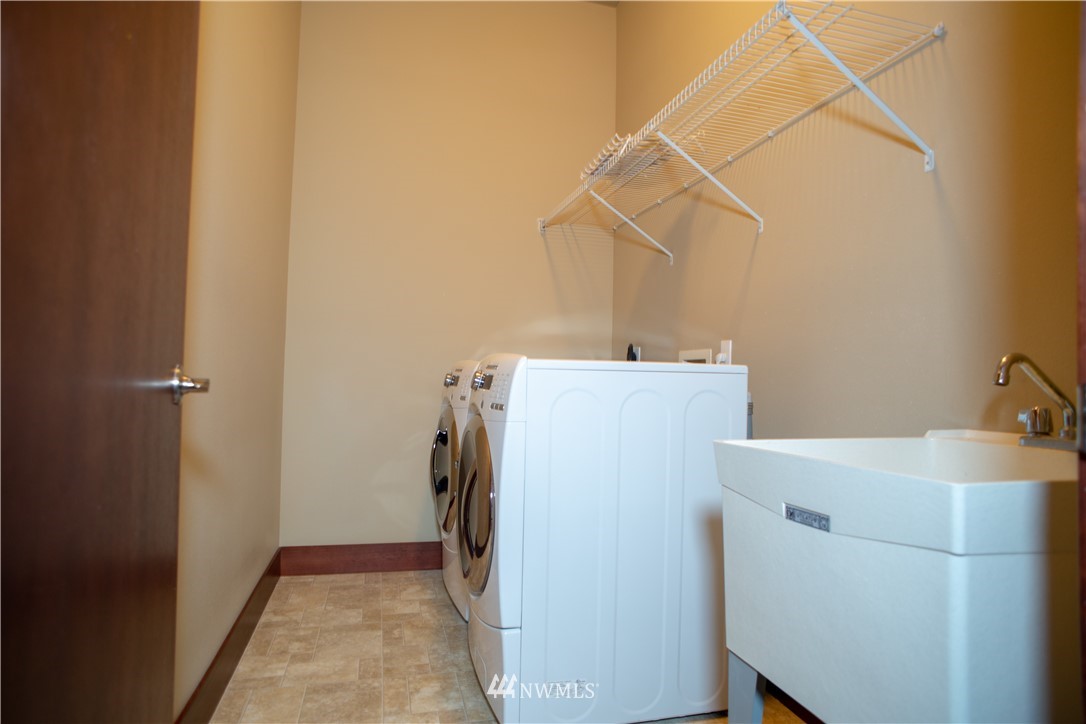 3949 Northeast 3rd Place Renton, WA 98056 - Photo 20 of 22